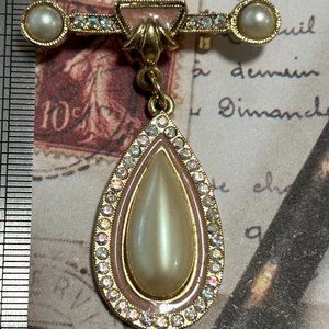Vintage Victorian Inspired 1980s Gold Faux Pearl Rhinestone Brooch Pin Teardrop